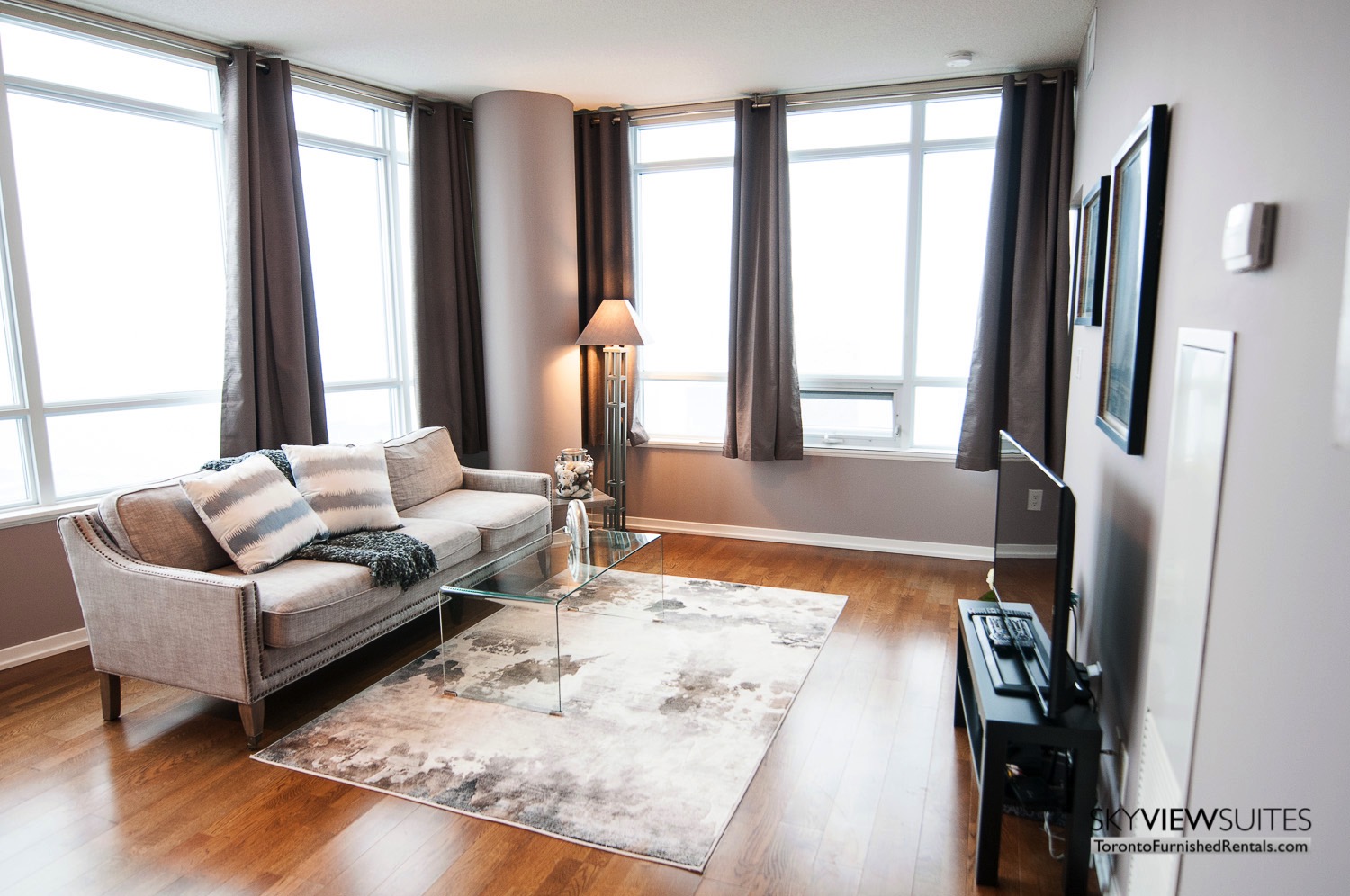 short-term-rentals-toronto-living-room-maple-leaf-square