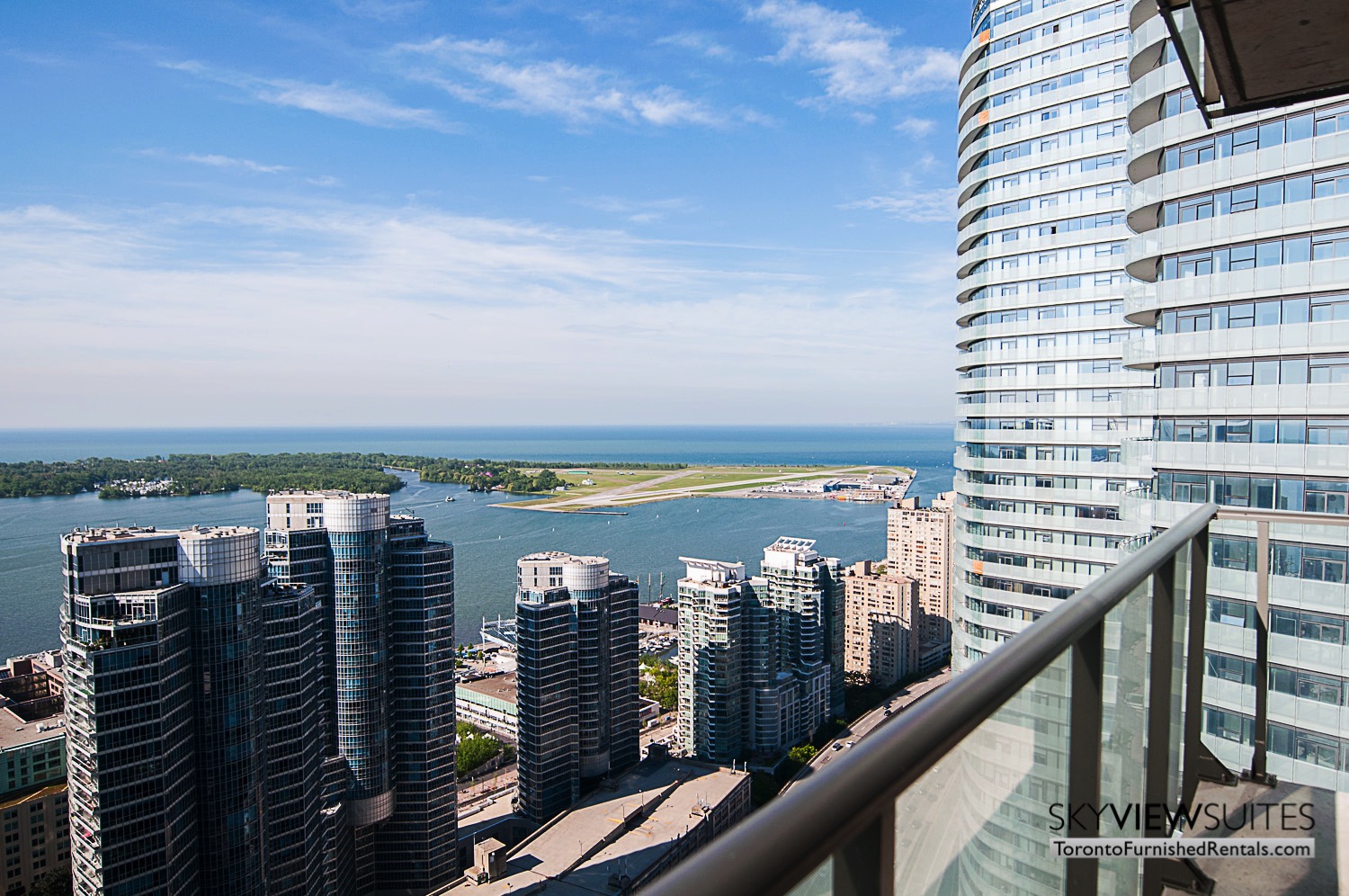 short-term-rentals-toronto-views-maple-leaf-square