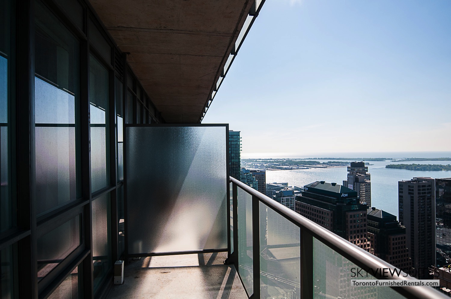 short-term-rentals-toronto-views-maple-leaf-square