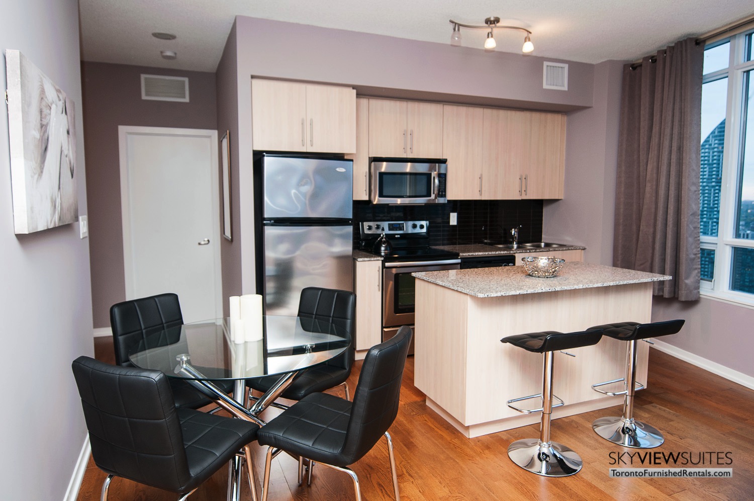 short-term-rentals-toronto-kitchen-maple-leaf-square