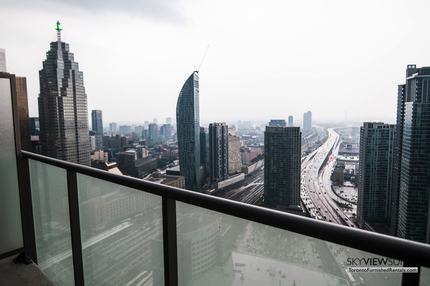 short-term-rentals-toronto-views-maple-leaf-square