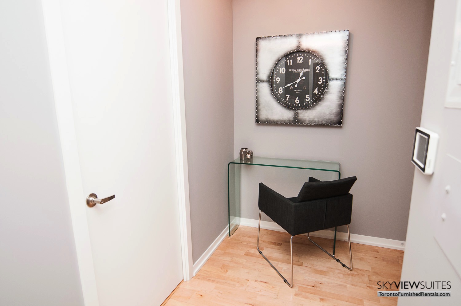 short-term-rentals-toronto-living-room-maple-leaf-square