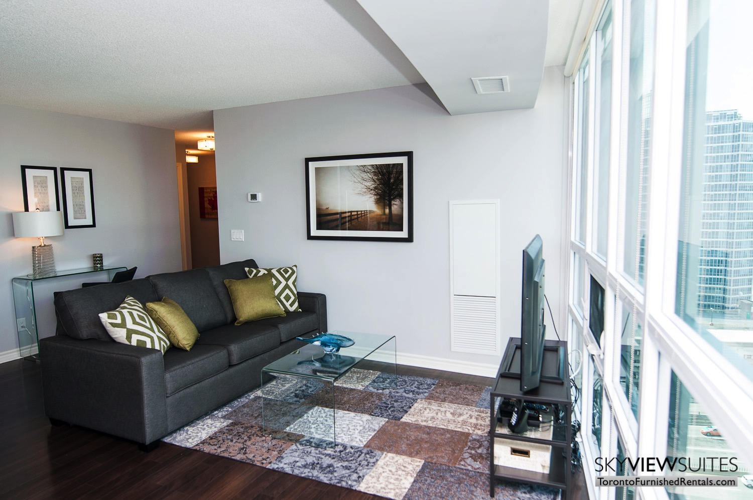 short-term-rentals-toronto-living-room-entertainment-district