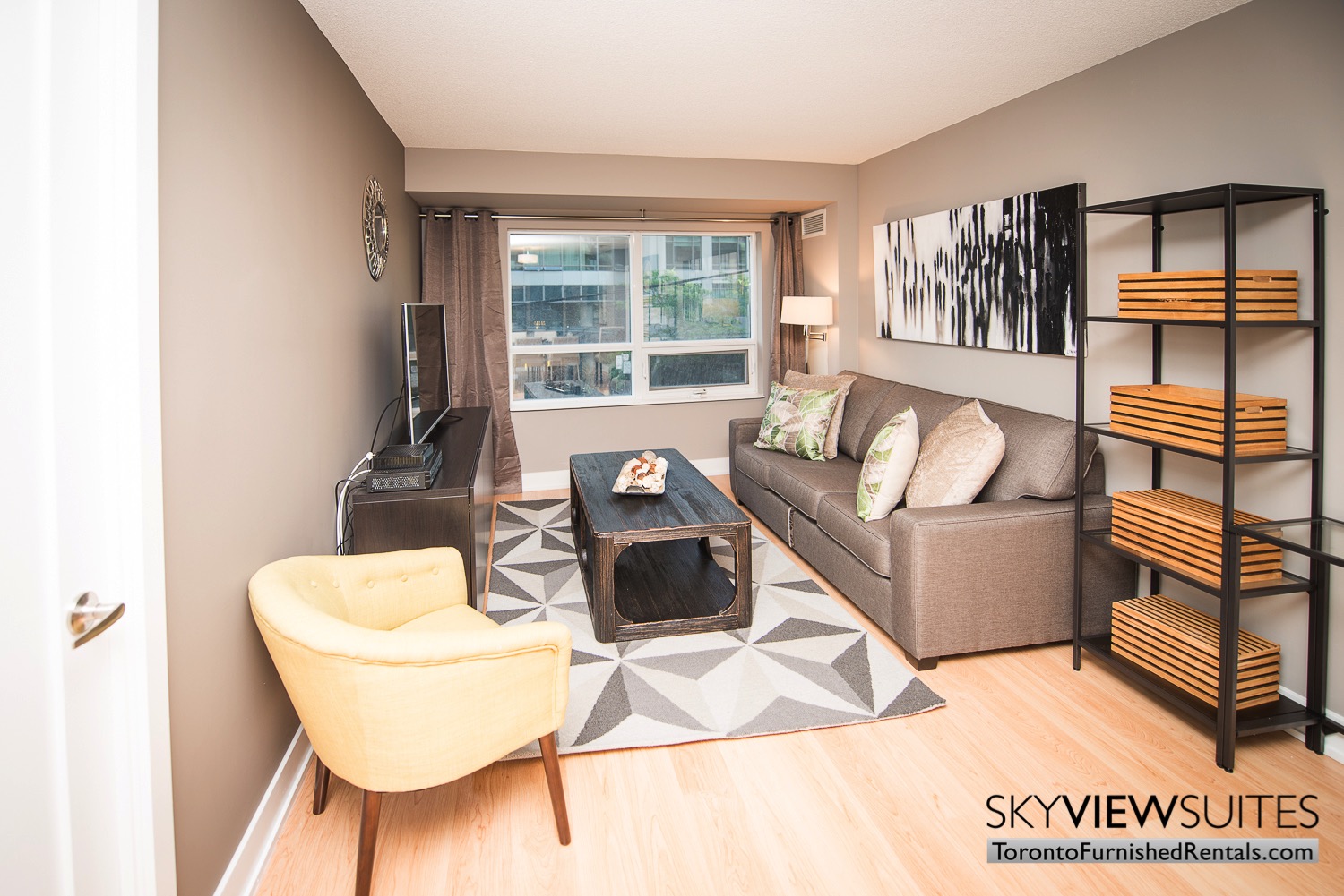 short-term-rentals-toronto-living-room-entertainment-district