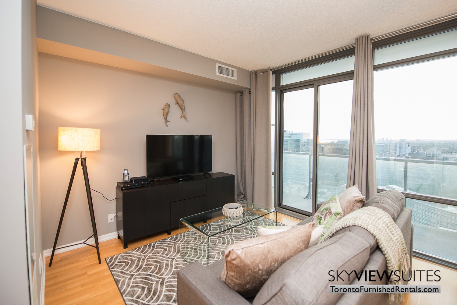 furnished-apartments-toronto-living-room-bay-and-college