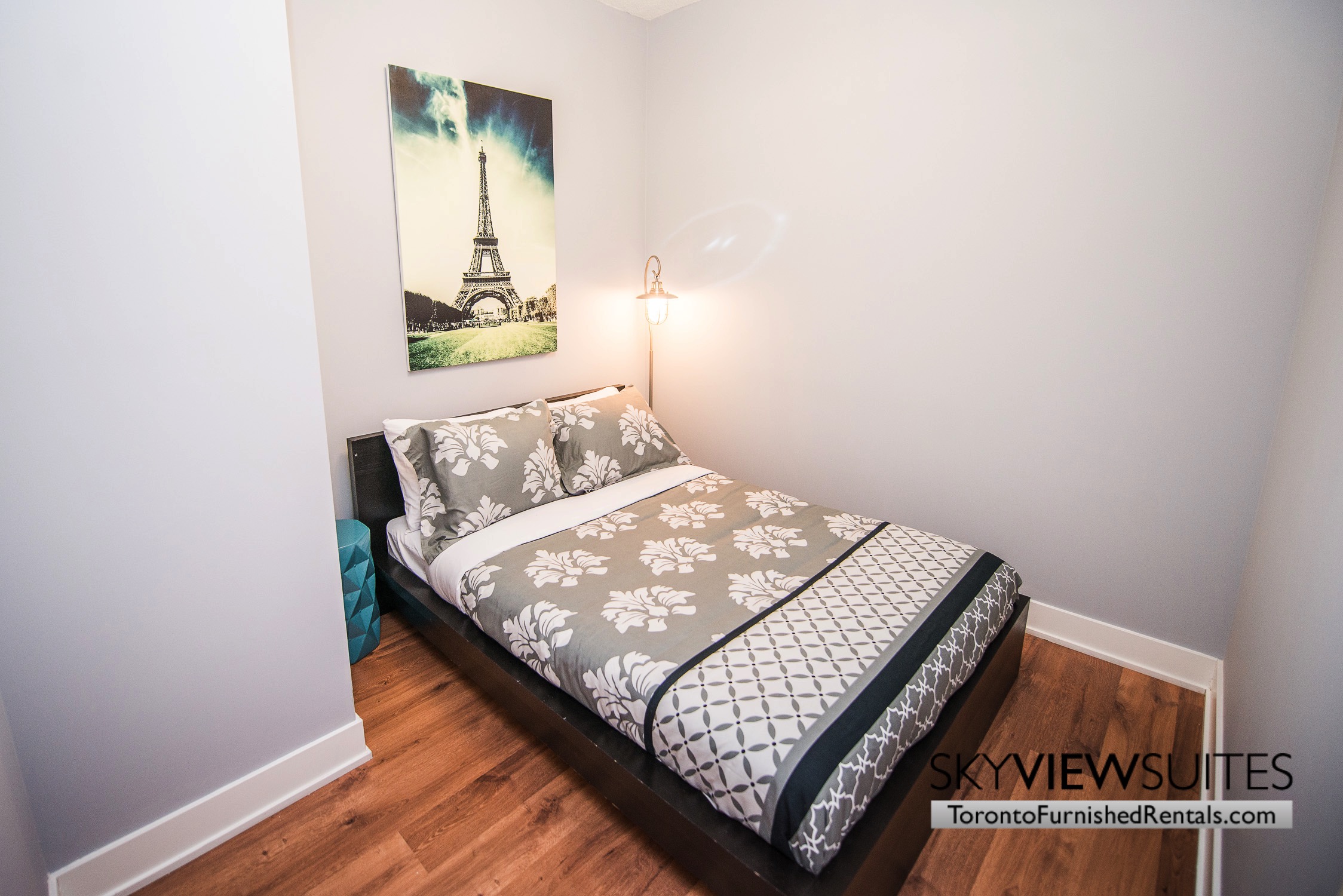 furnished-apartments-bedroom-entertainment-district