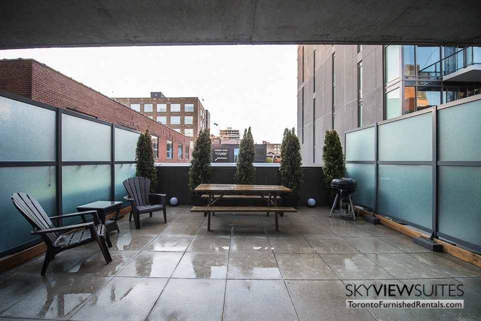 furnished-apartments-balcony-fashion-district
