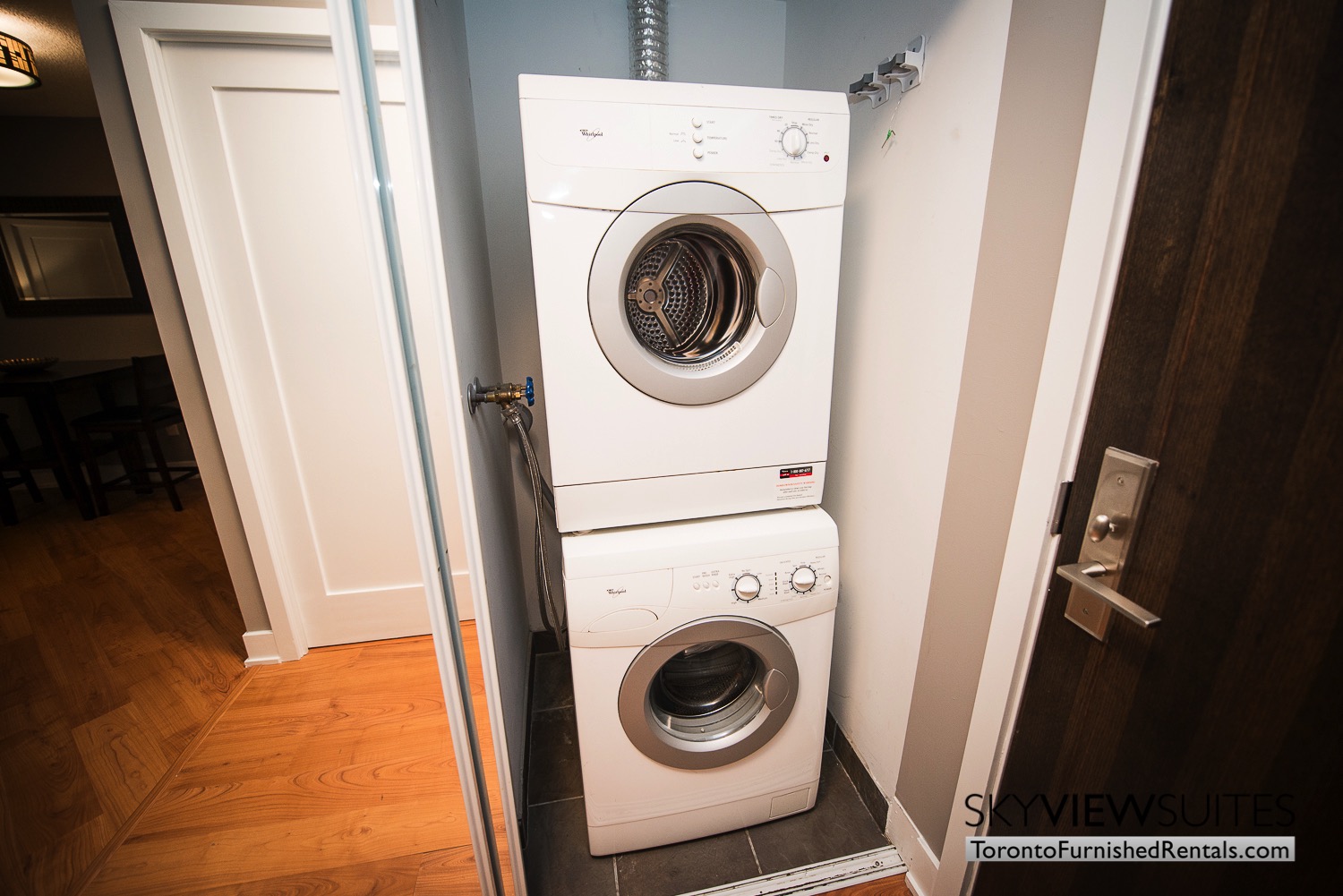 short-term-rentals-toronto-laundry-entertainment-district