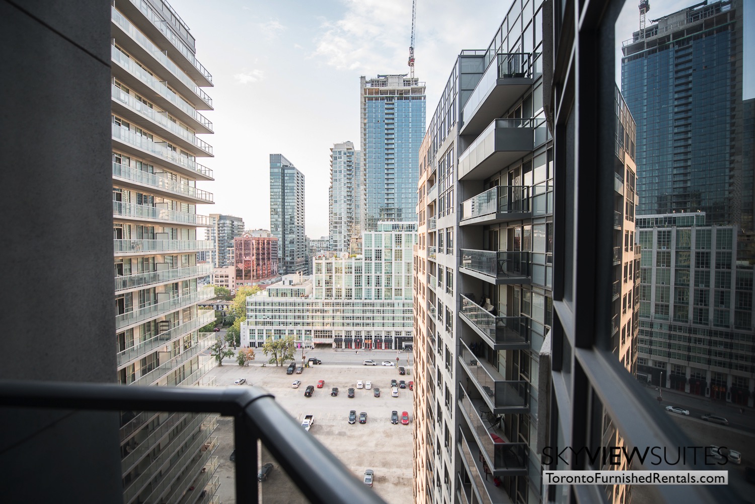 hort-term-rentals-toronto-views-entertainment-district