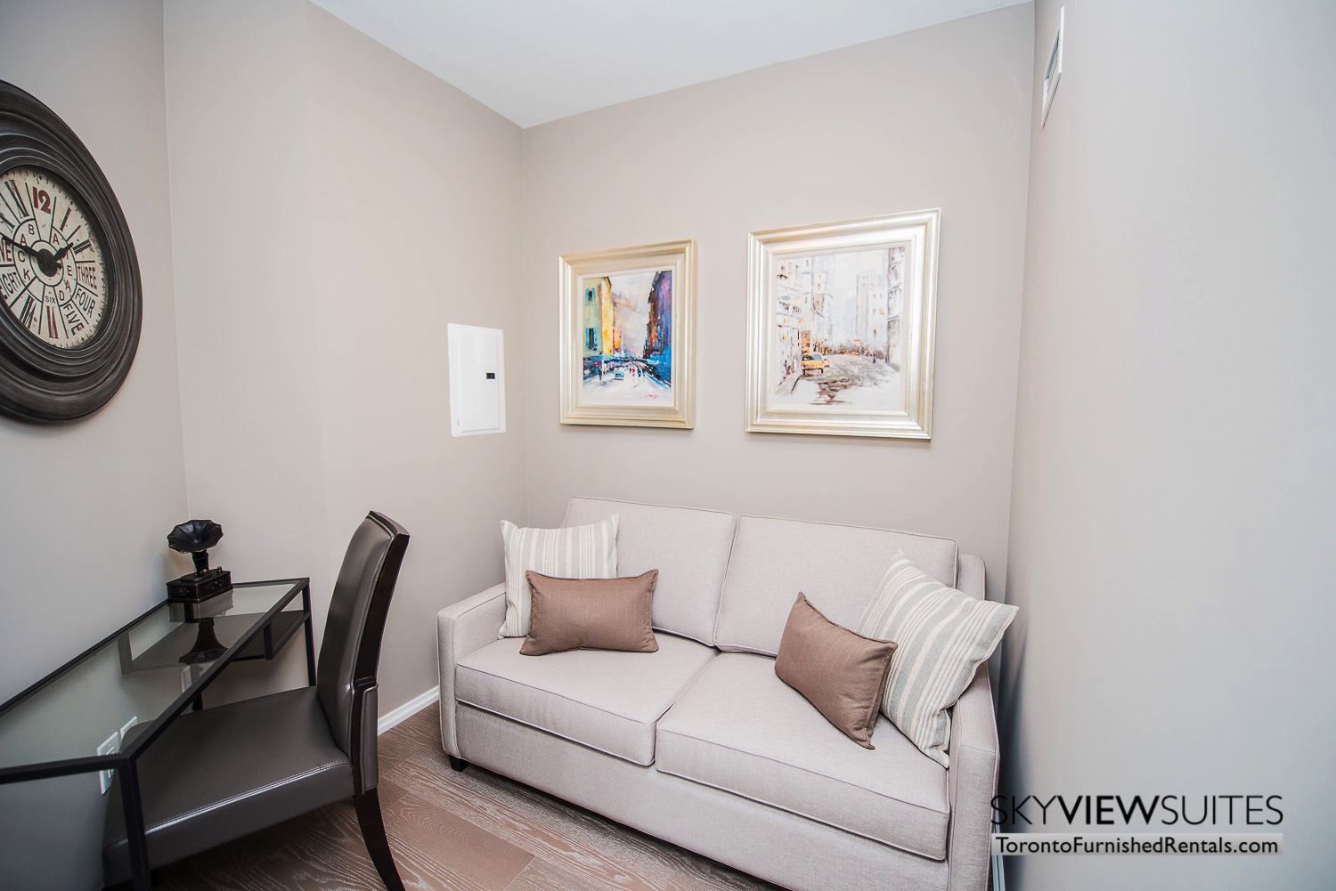 furnished-apartment- ktichen-waterfrontfurnished-apartment- ktichen-waterfrontfurnished-apartment- living-room-Yorkville