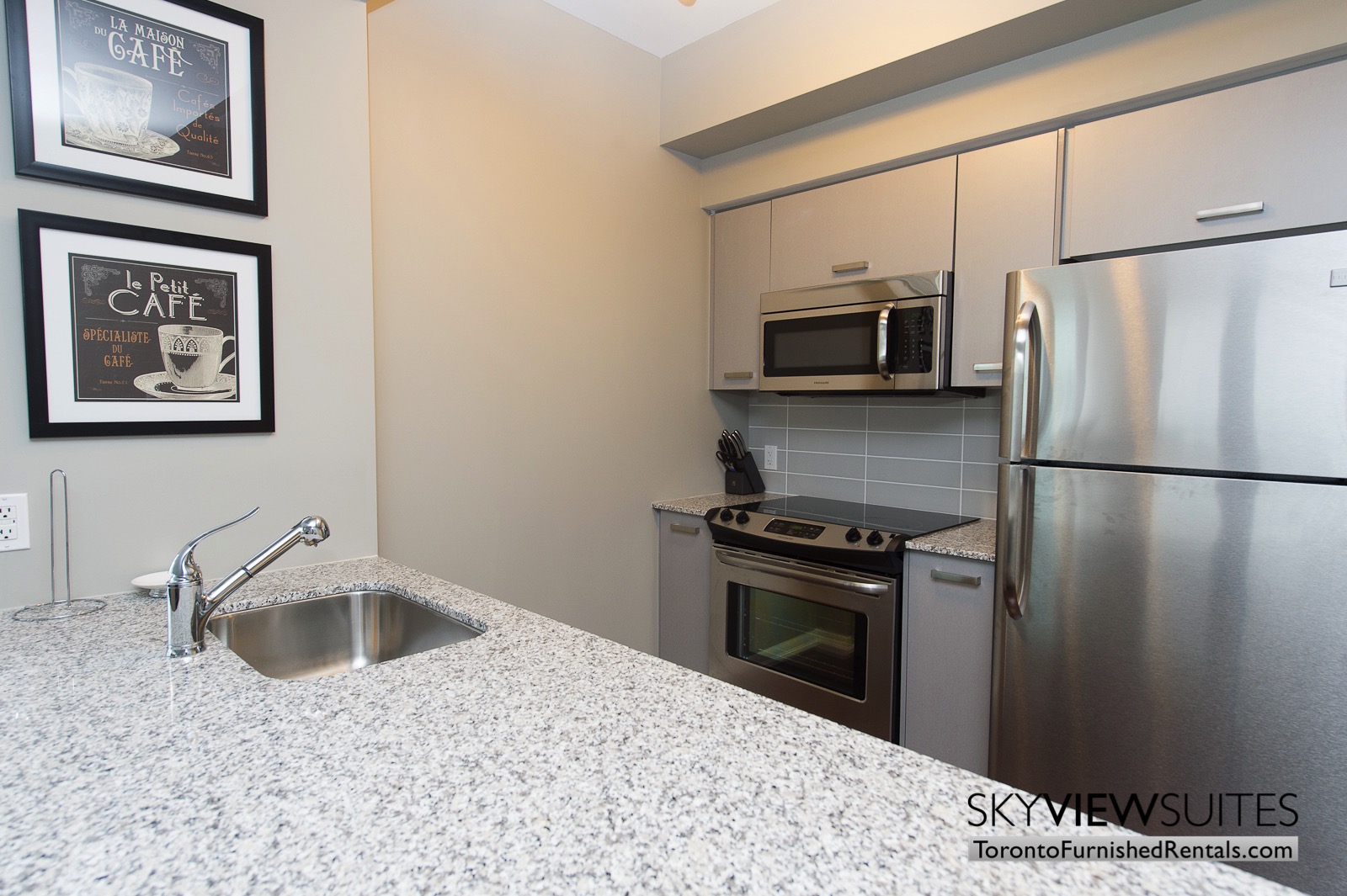 furnished-apartments-toronto-kitchen-bay-and-college