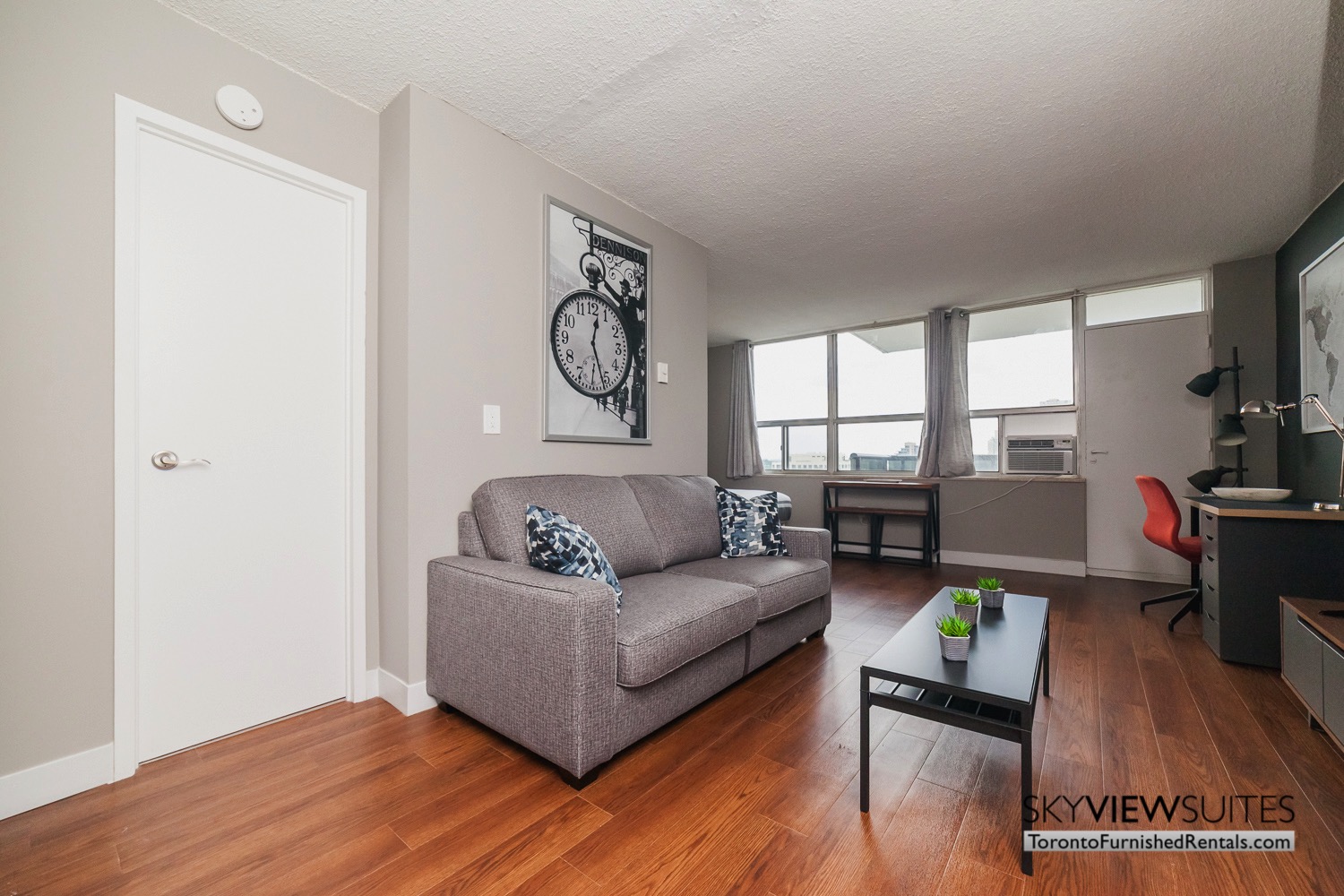 short-term-rentals-toronto-living-room-davisville