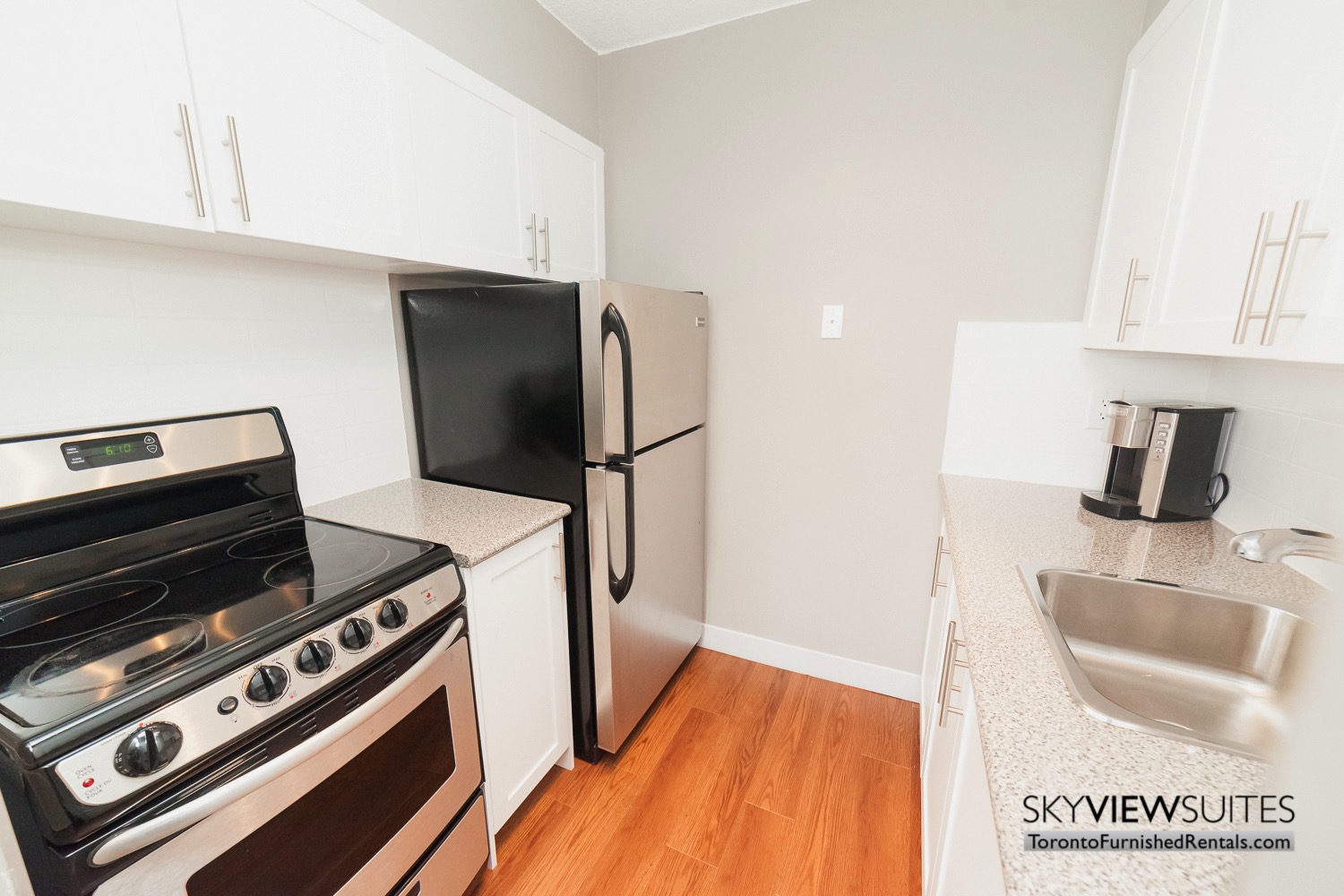 short-term-rentals-toronto-kitchen-davisville