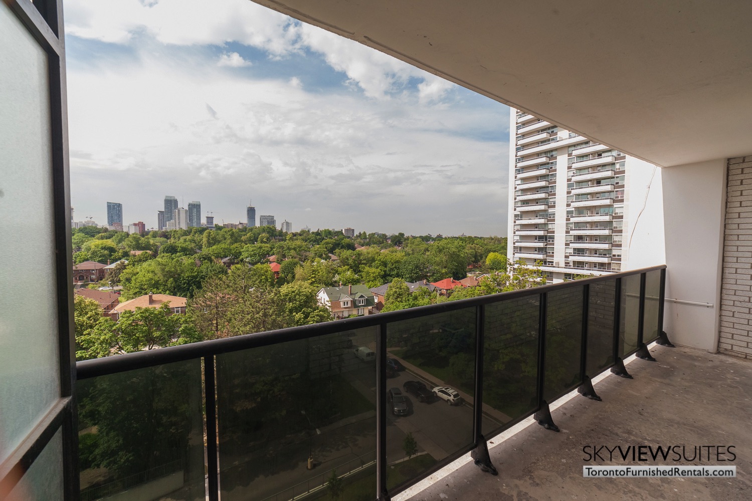 short-term-rentals-toronto-balcony-davisville