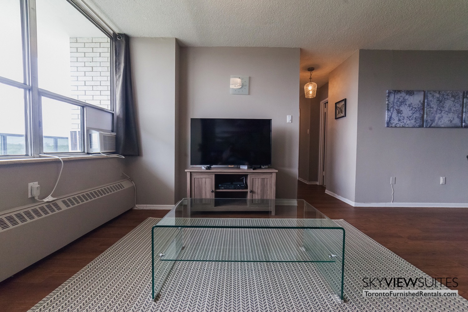 short-term-rentals-toronto-living-room-davisville