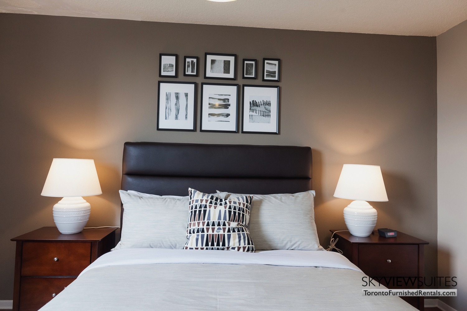 hort-term-rentals-toronto-bedroom-davisville