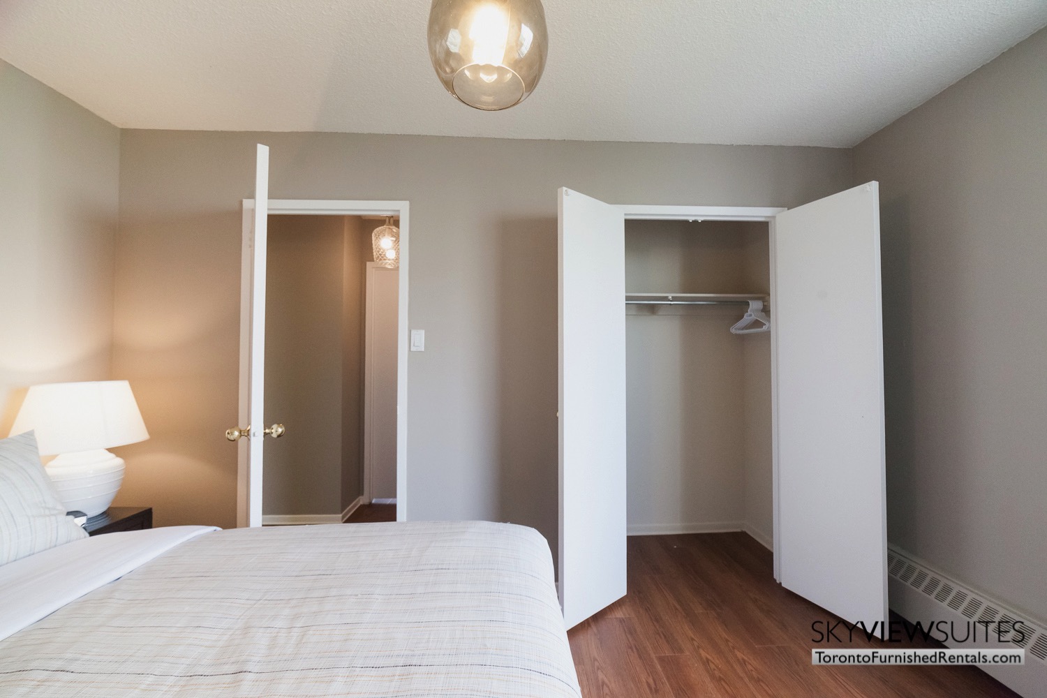 hort-term-rentals-toronto-bedroom-davisville