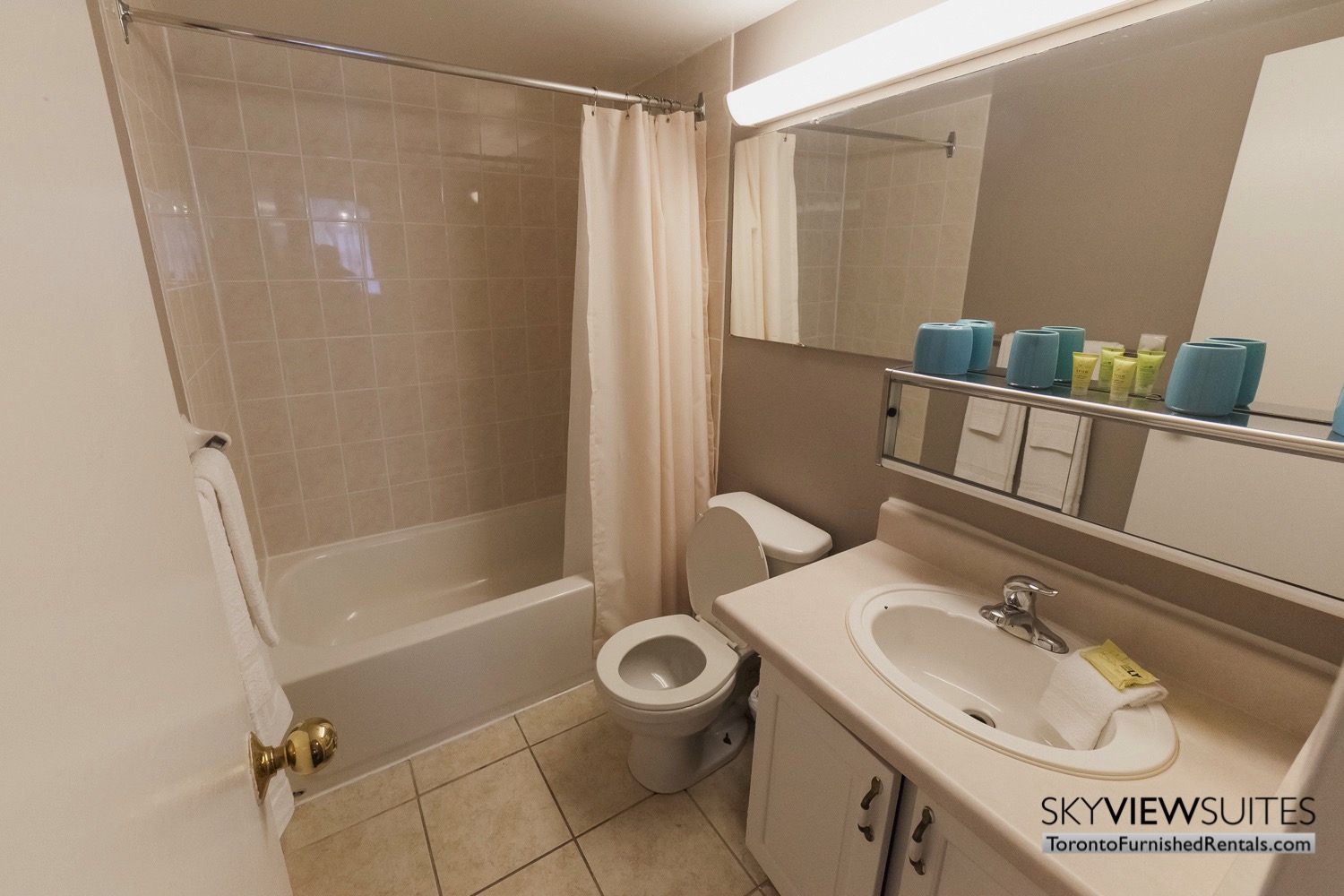 short-term-rentals-toronto-bathroom-davisville