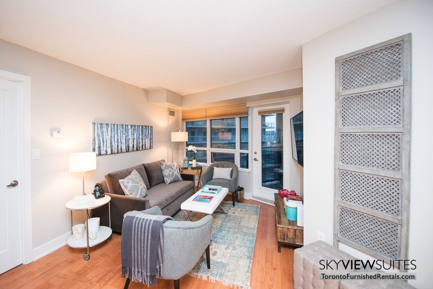 short-term-rentals-toronto-living-room-entertainment-district