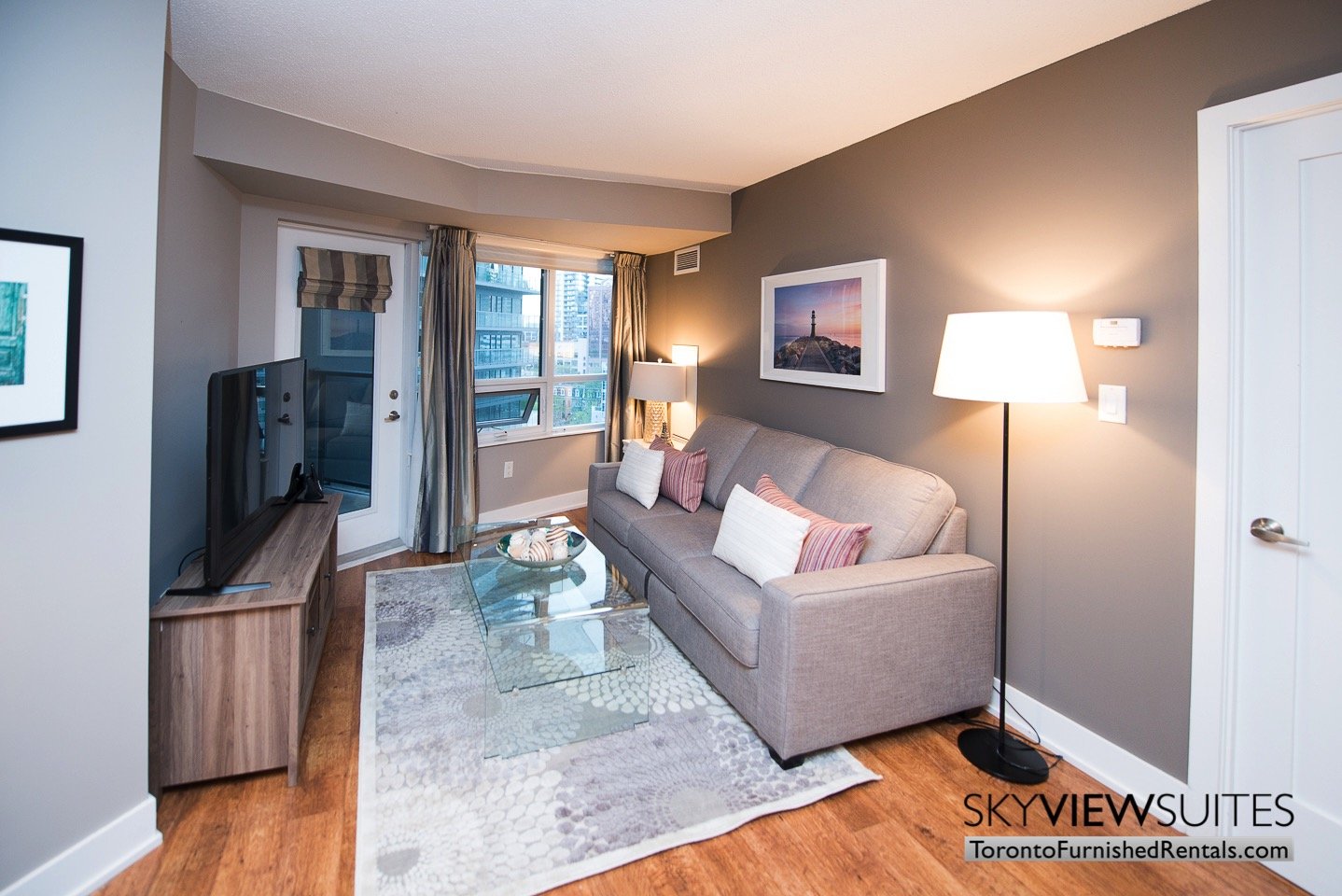 short-term-rentals-toronto-living-room-entertainment-district