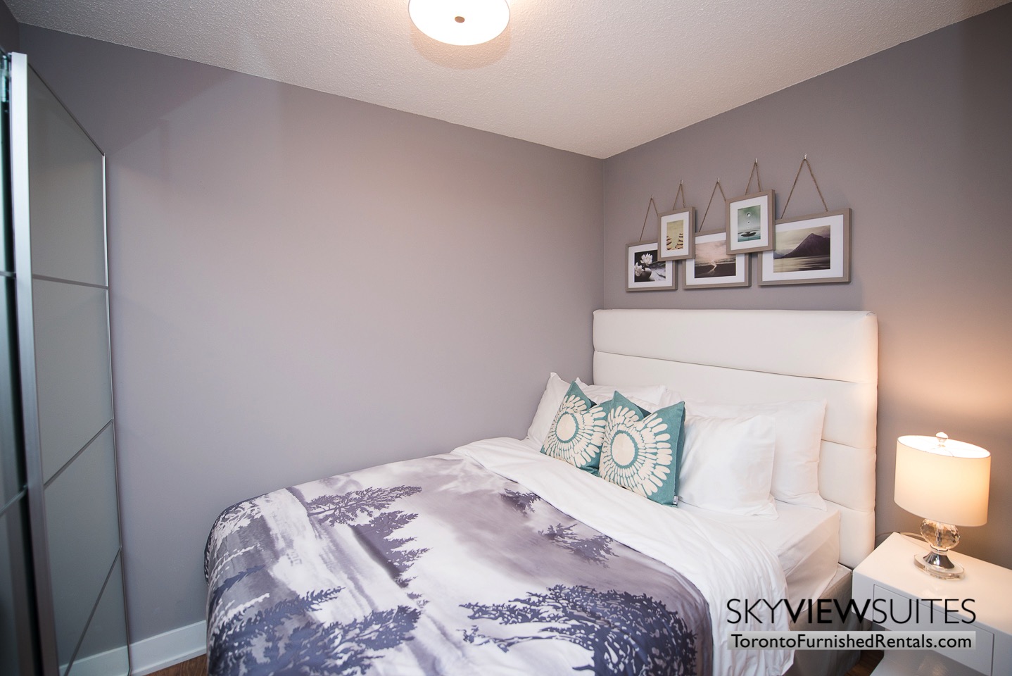 short-term-rentals-toronto-bedroom-entertainment-district