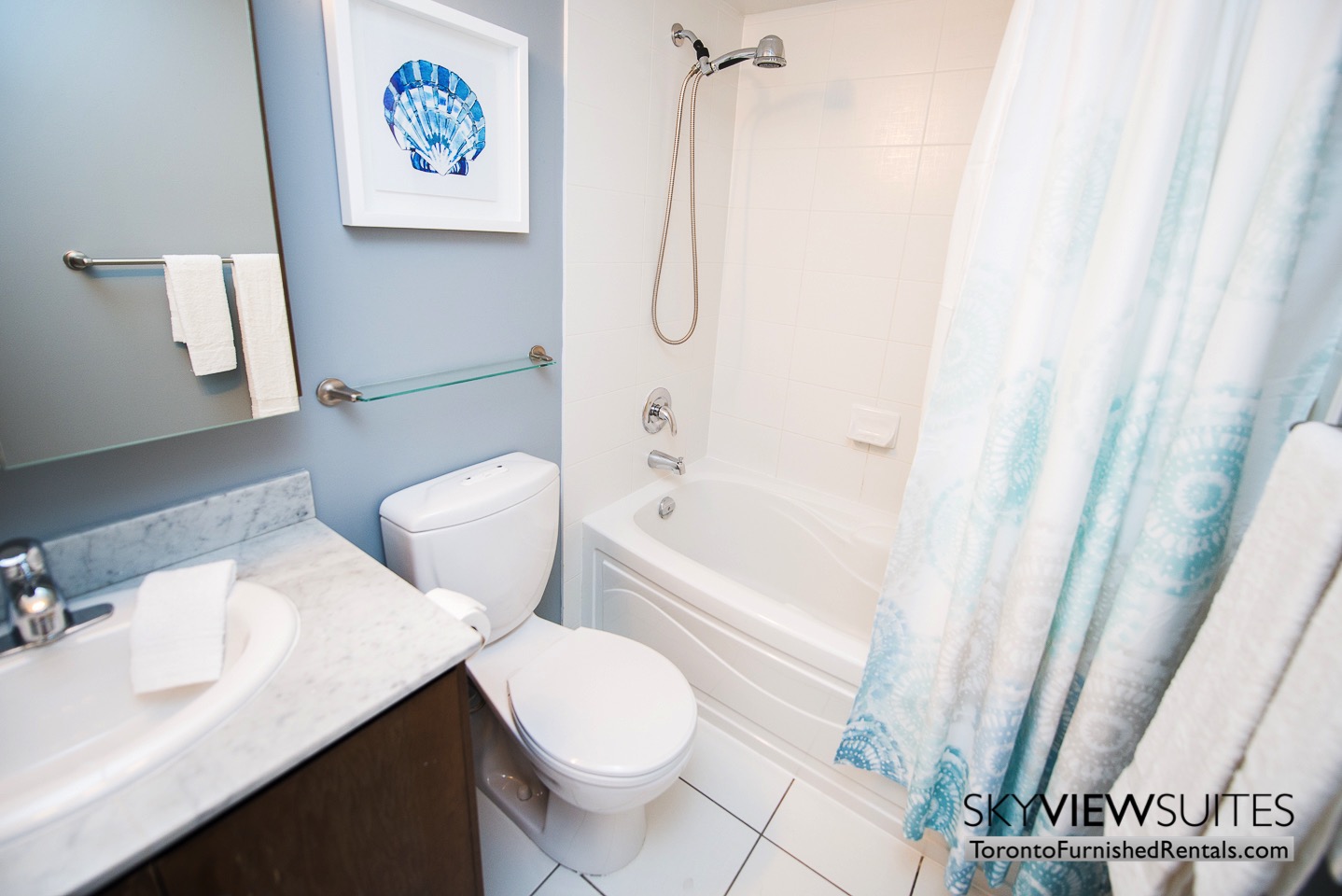 short-term-rentals-toronto-bathroom-entertainment-district