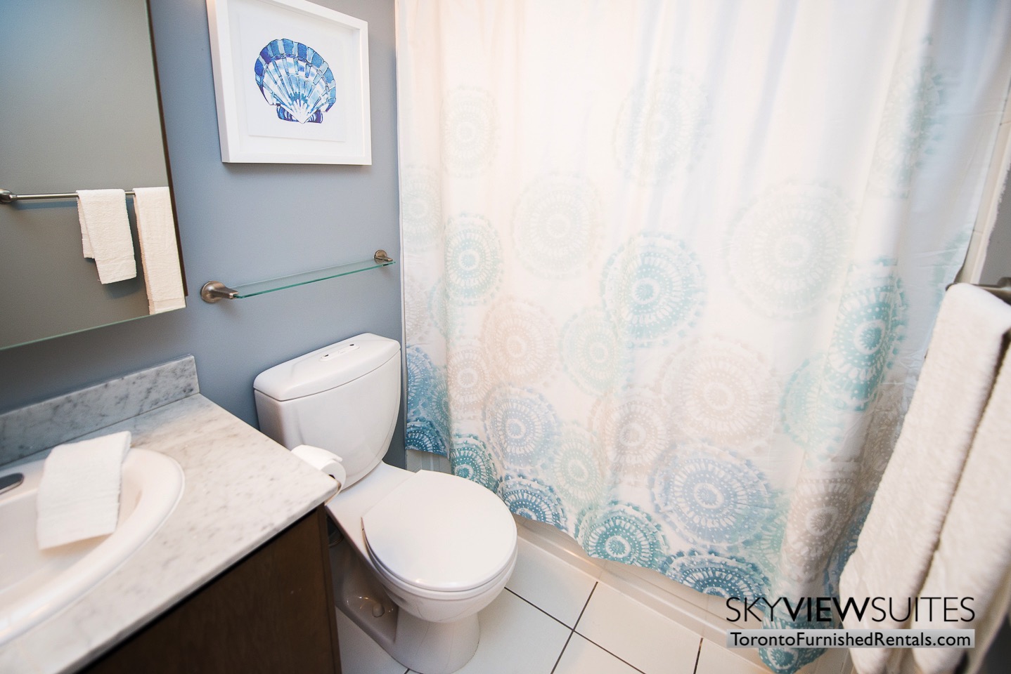 sshort-term-rentals-toronto-bathroom-entertainment-district