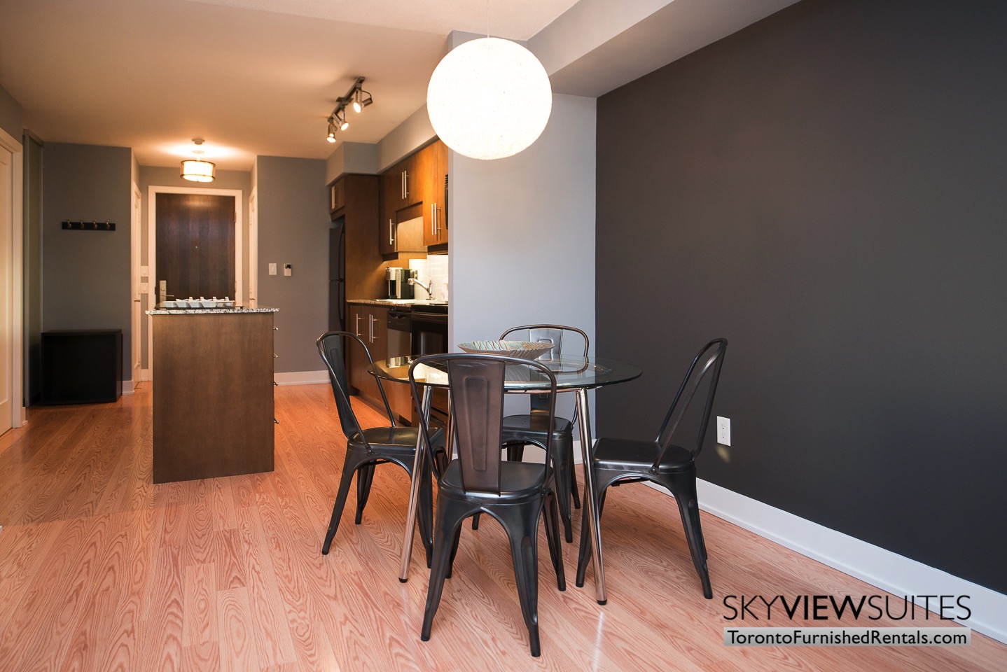 short-term-rentals-toronto-kitchen-entertainment-district