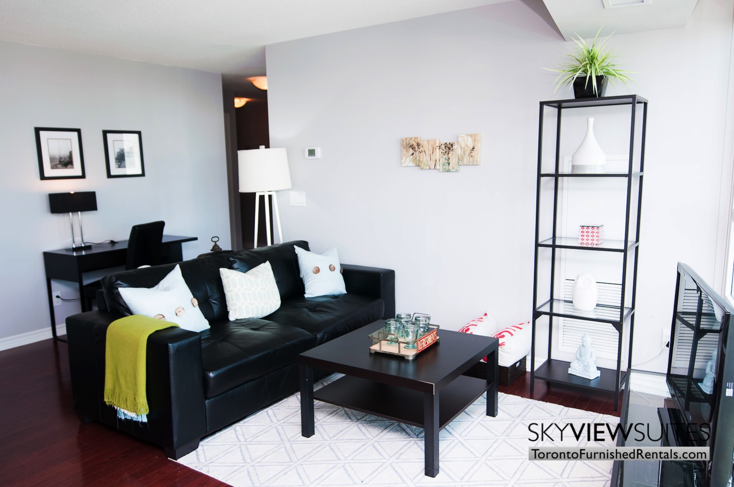 short-term-rentals-toronto-living-living-room-entertainment-district