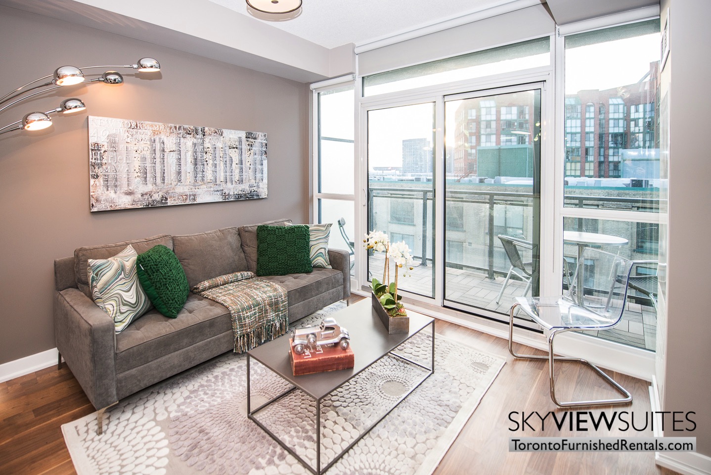 furnished-apartments-living-room-King-west