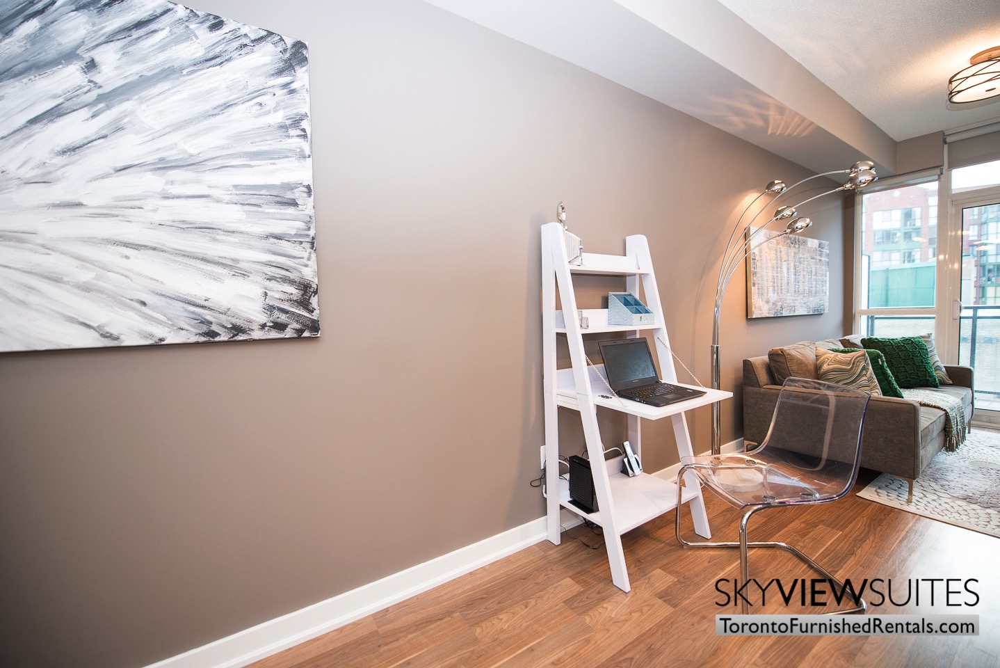 furnished-apartments-living-room-King-west