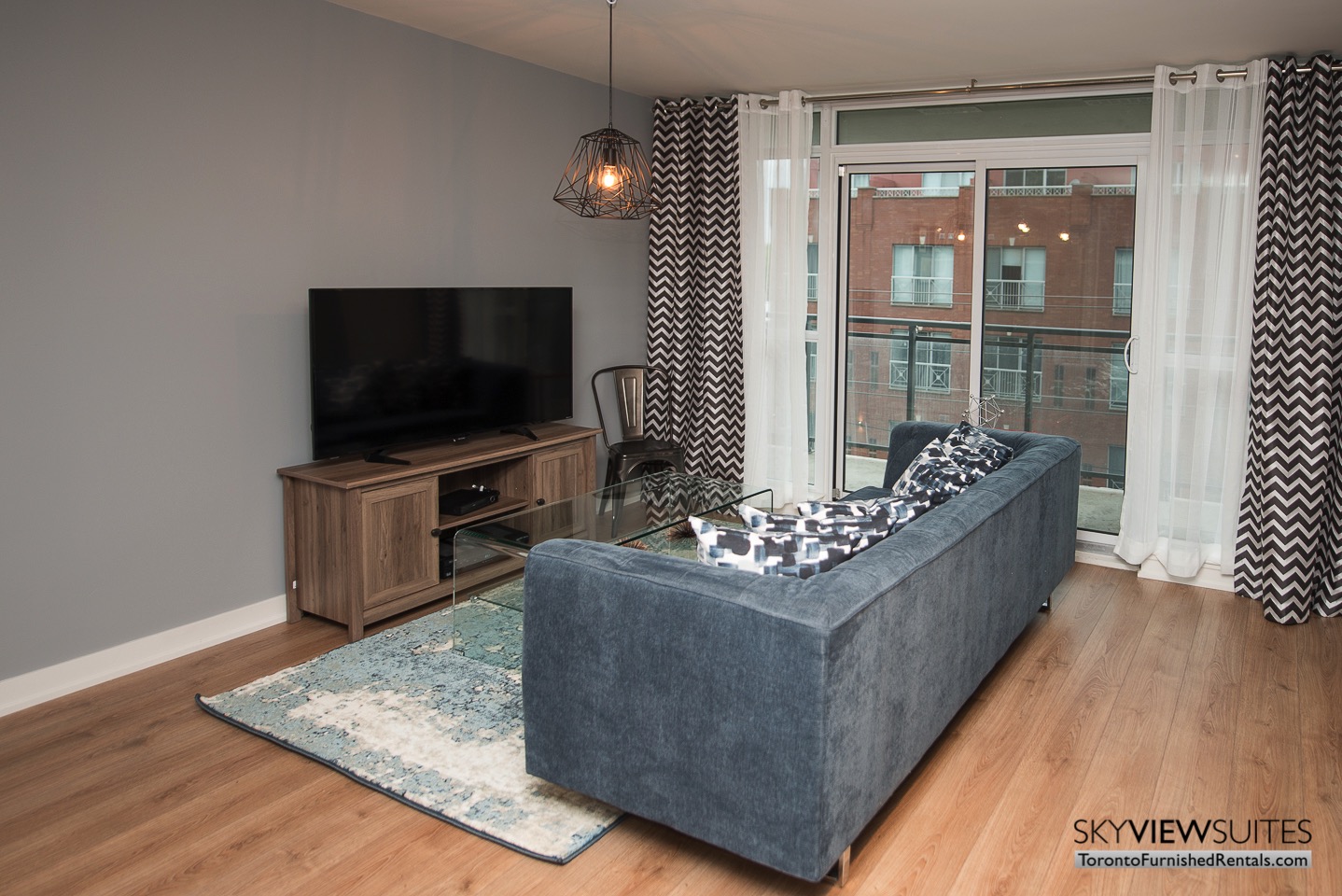 furnished-apartments-living-room-King-west