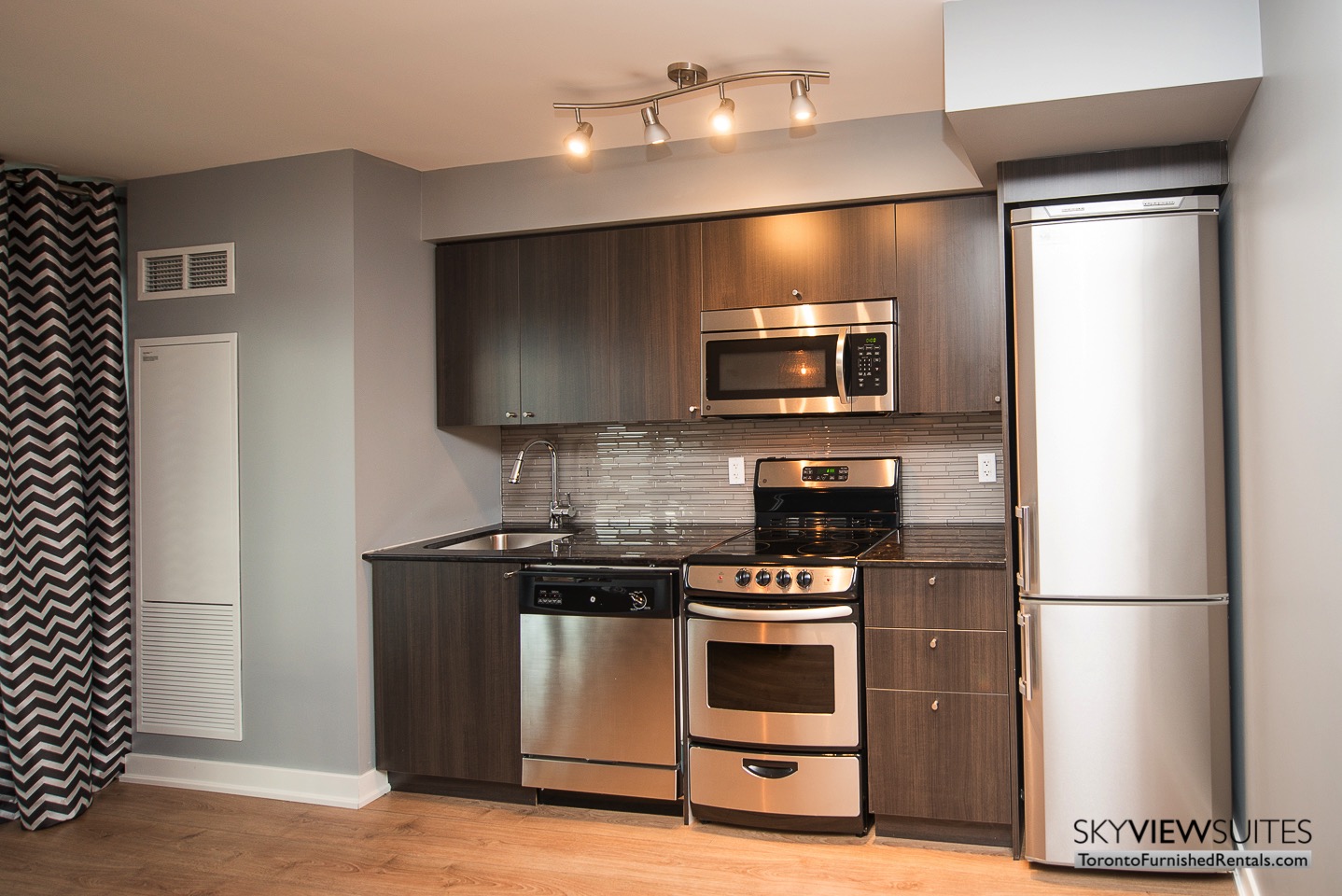 furnished-apartments-kitchen-King-west