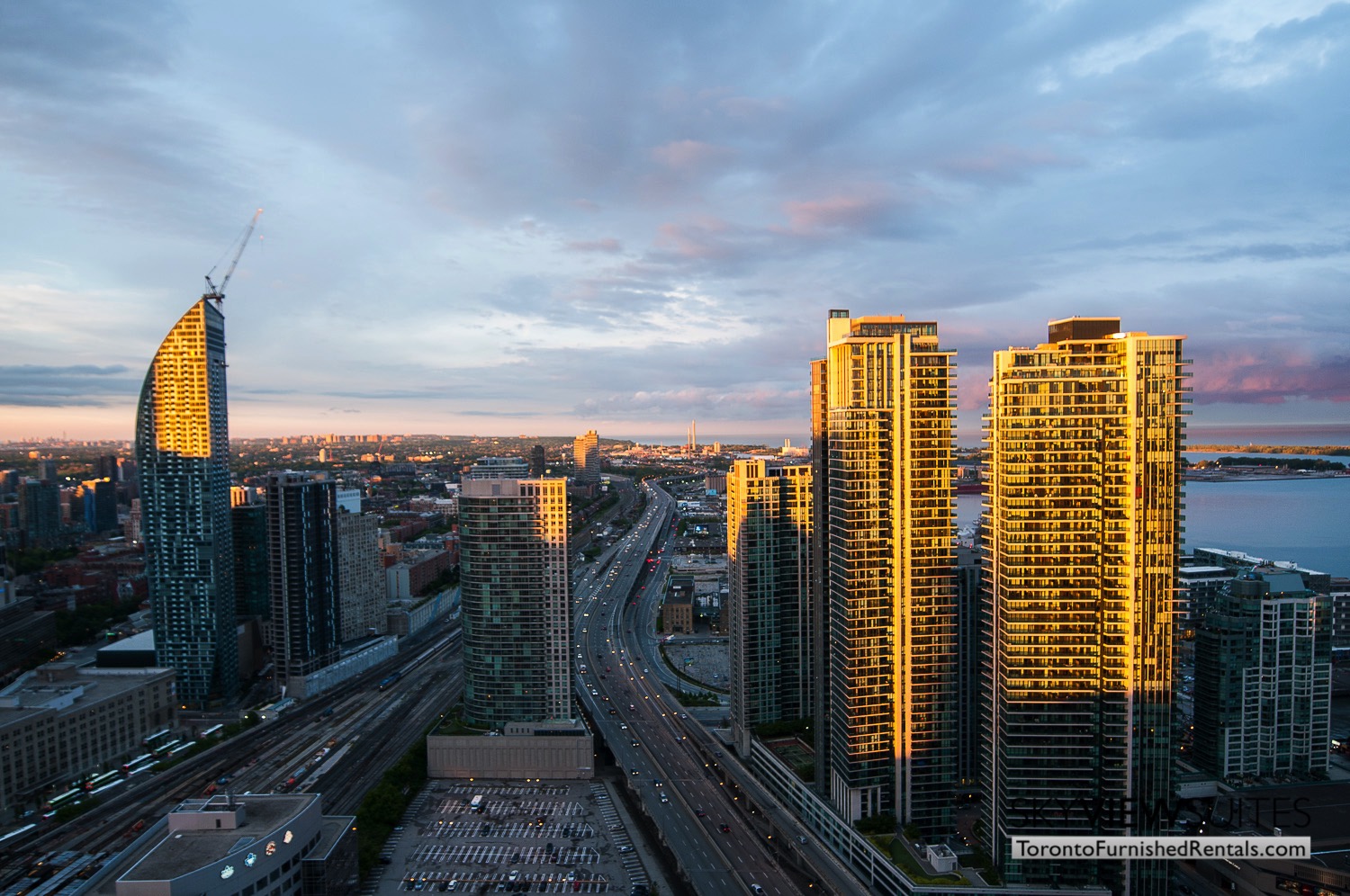 short-term-rentals-toronto-views-maple-leaf-square