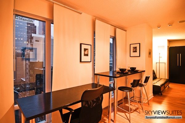 short-term-rentals-toronto-bedroom-yonge-dundas