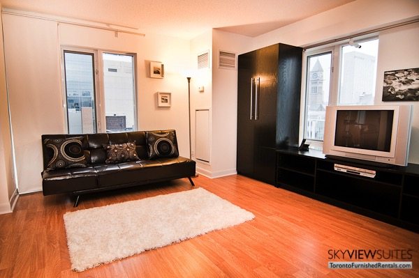 short-term-rentals-toronto-bedroom-yonge-dundas