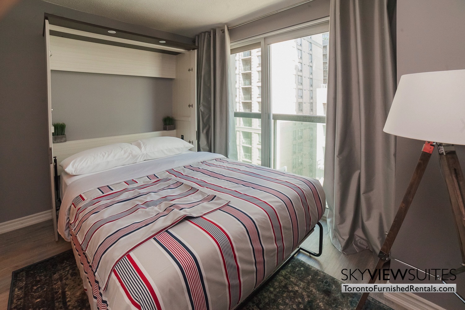 short-term-rentals-toronto-bedroom-financial-district