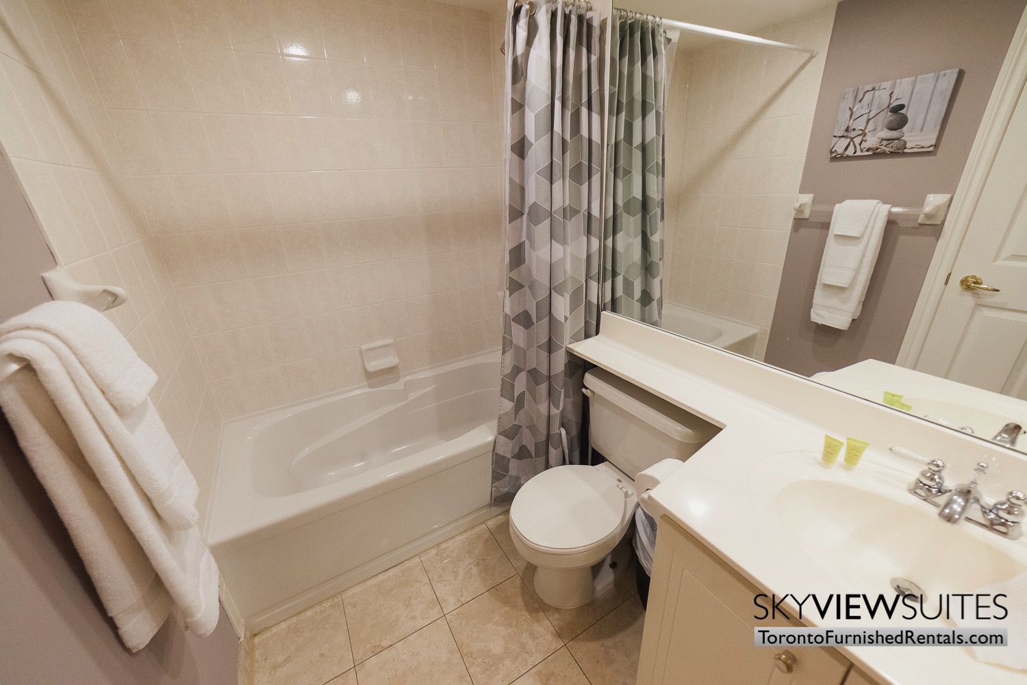 short-term-rentals-toronto-bathroom-financial-district