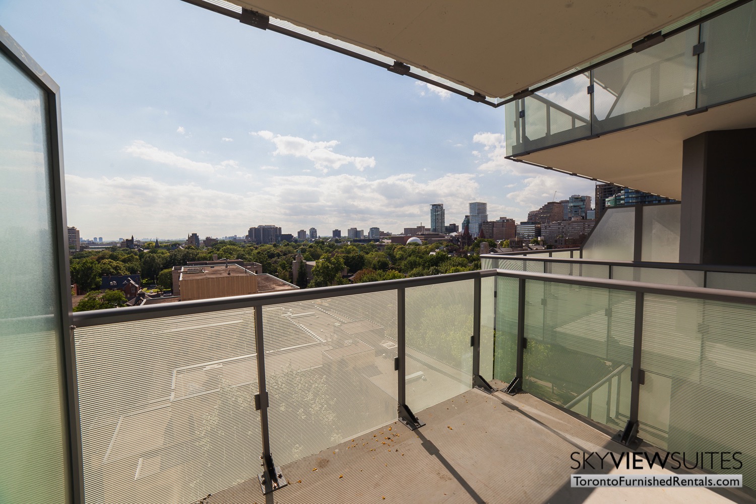 furnished-apartment- view-bay-and-bloor