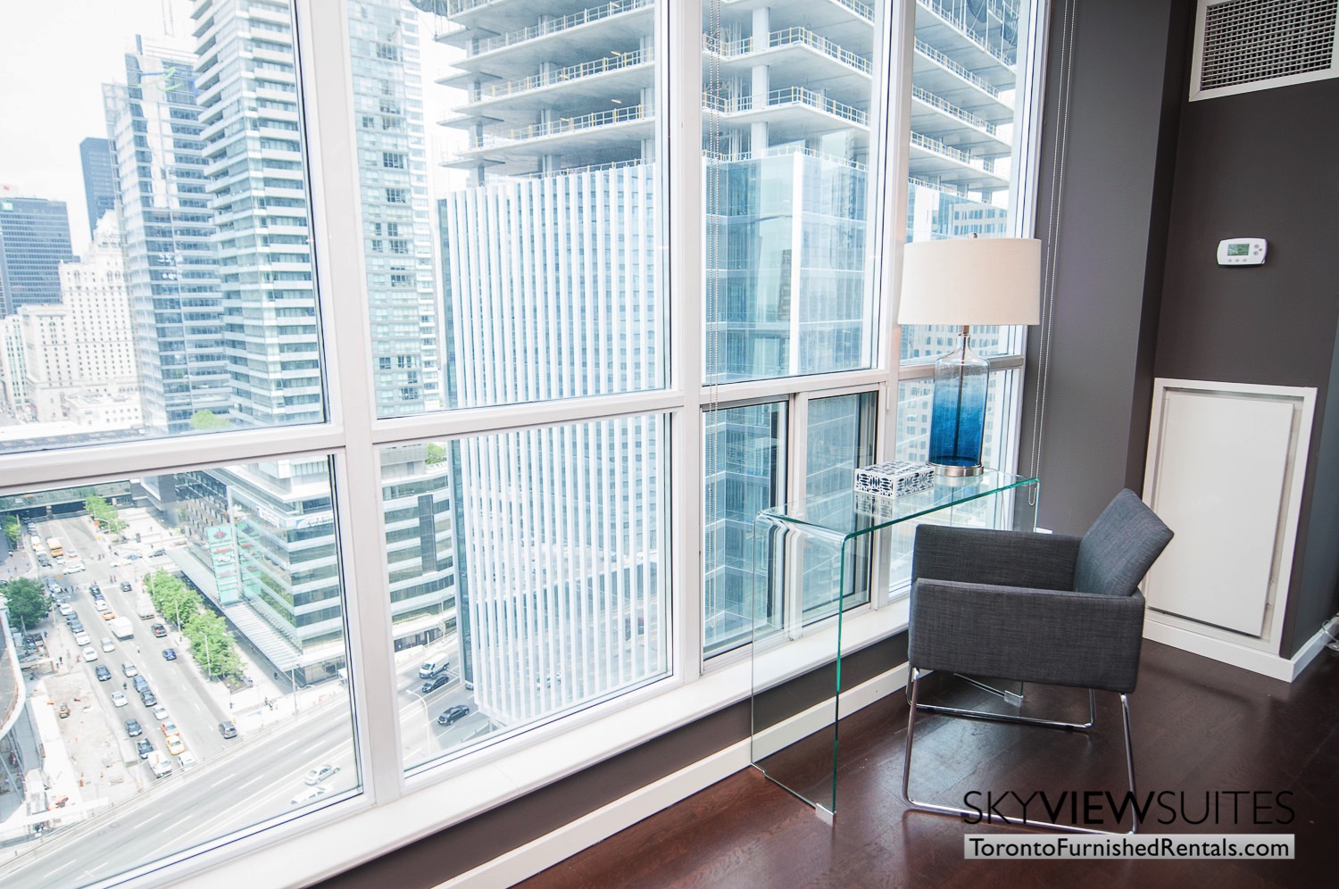 furnished rentals toronto waterfront desk