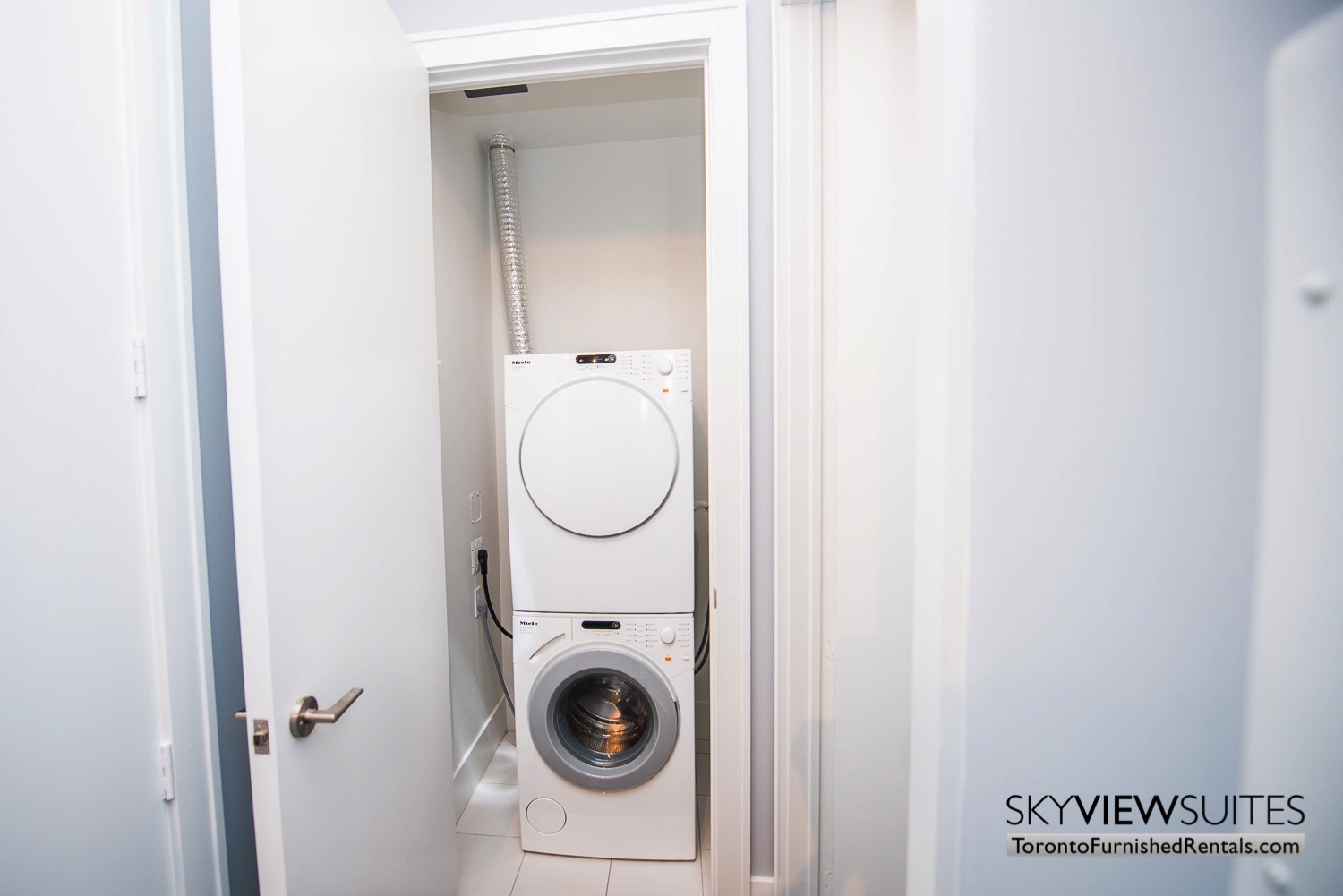 executive rentals toronto 39 Queens Quay washer dryer