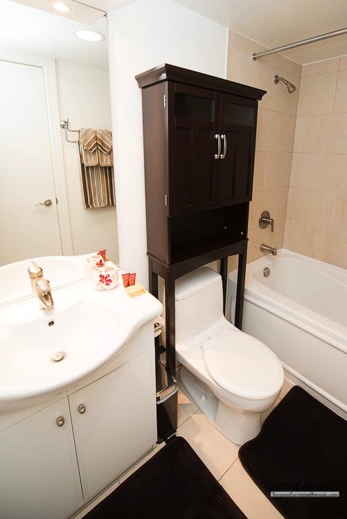 corporate rentals toronto Avondale bathroom