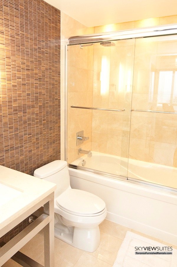 King and Spadina serviced apartments toronto bathroom