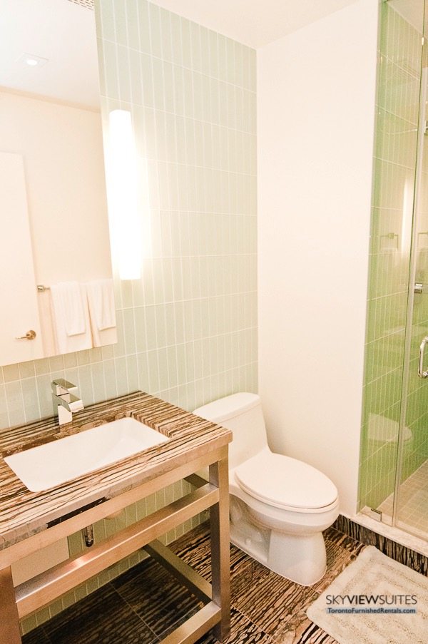 King and Spadina serviced apartments toronto bathroom