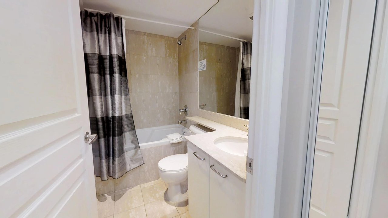 furnished apartments toronto university plaza bathroom
