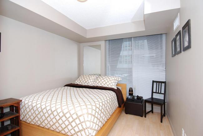 serviced apartments toronto university plaza bedroom