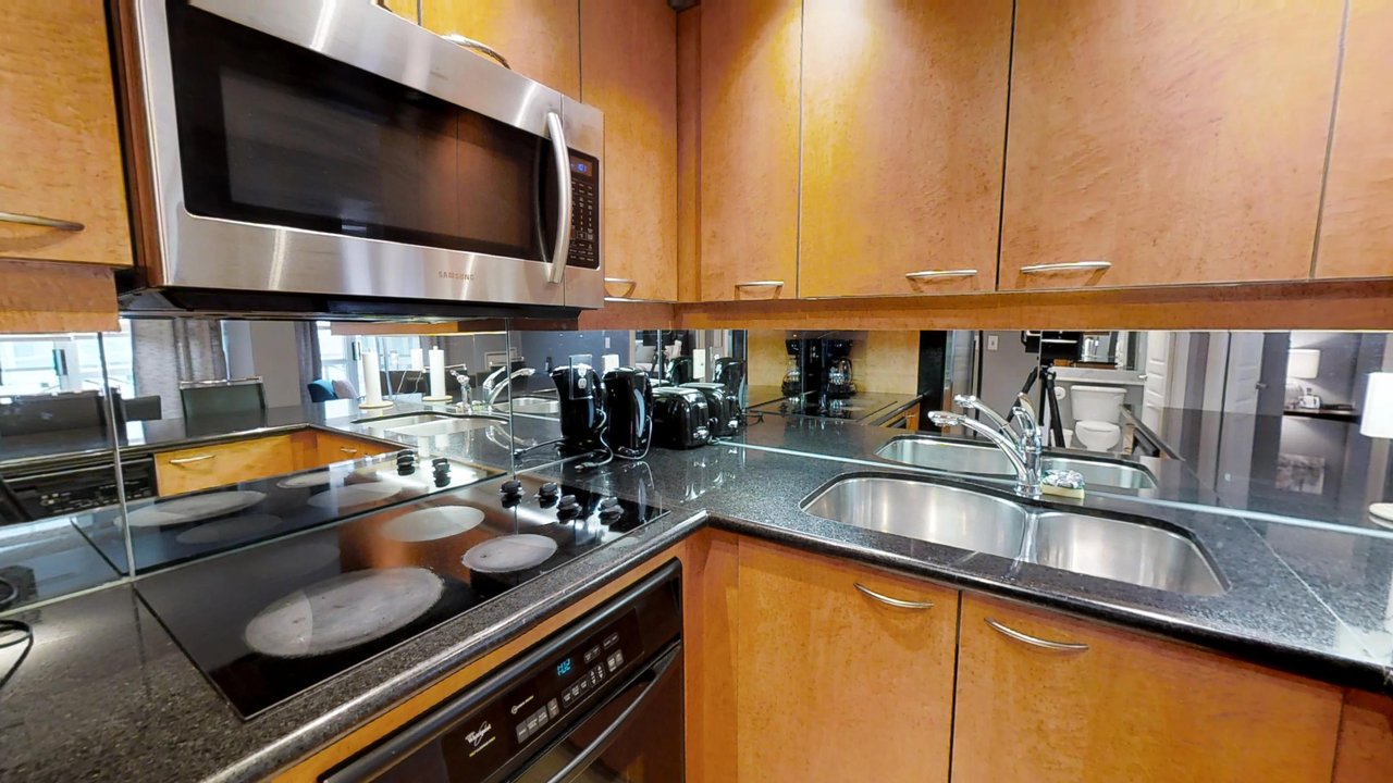 corporate housing toronto university plaza kitchen stove and microwave