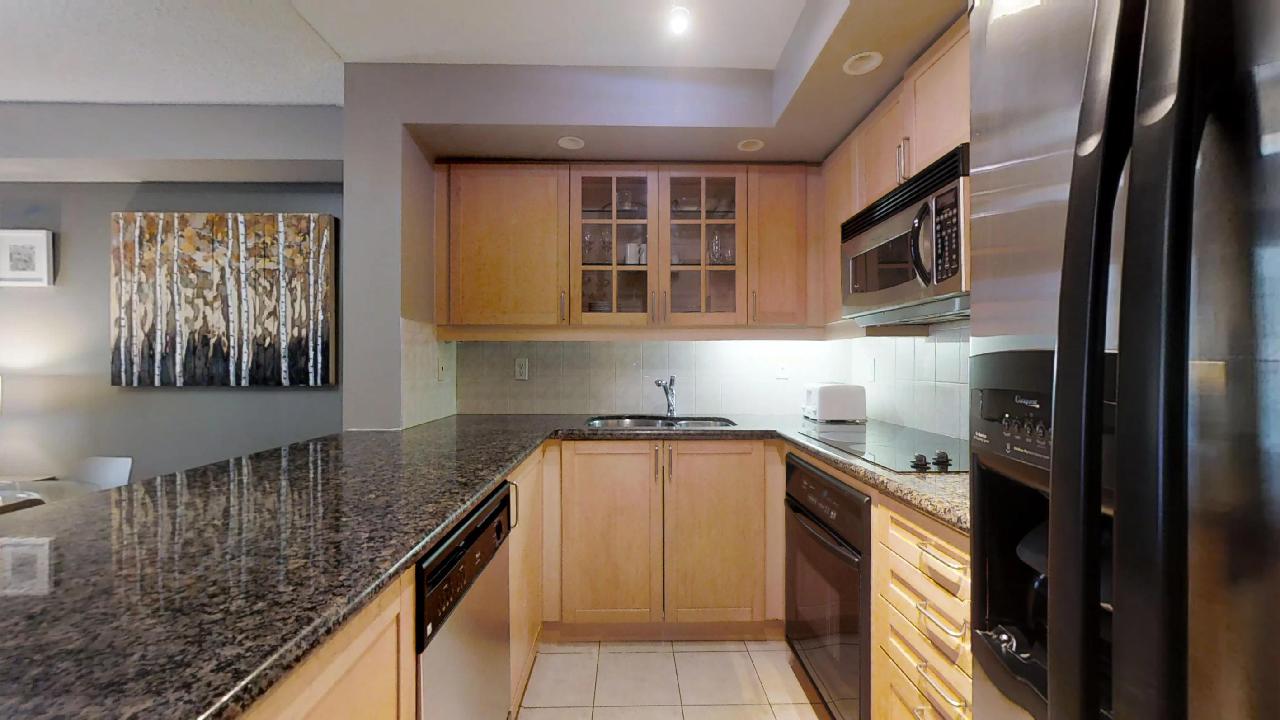 fully furnished kitchen in a toronto serviced apartment near the Shangri-la Hotel