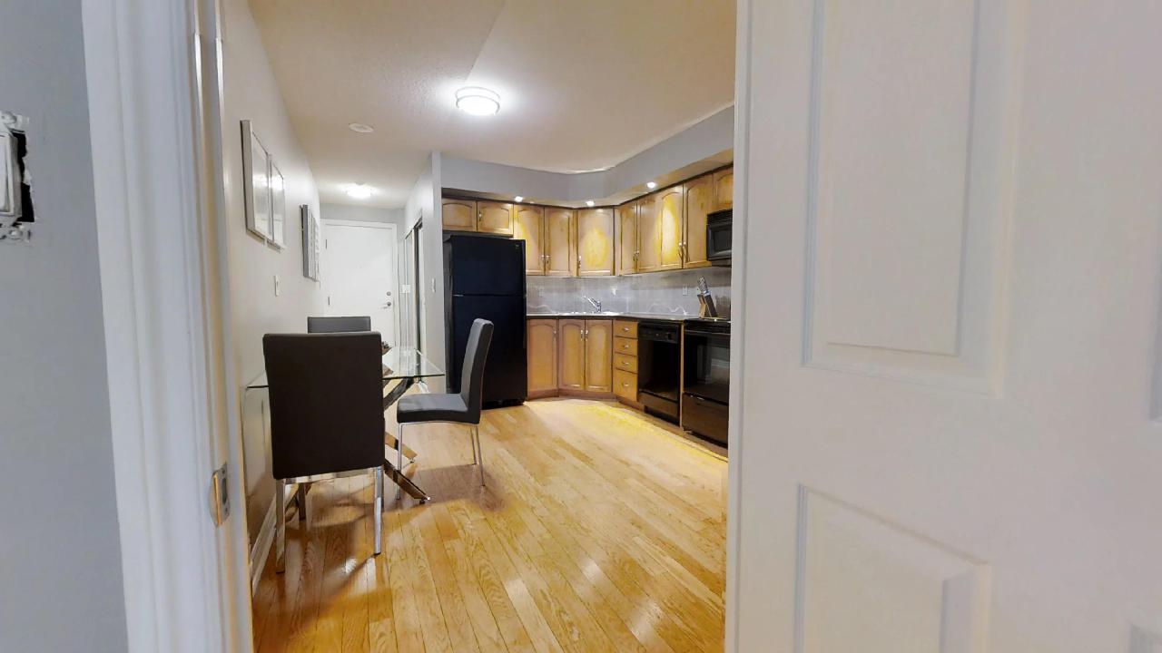 hardwood floor in a toronto furnished apartment near wellington